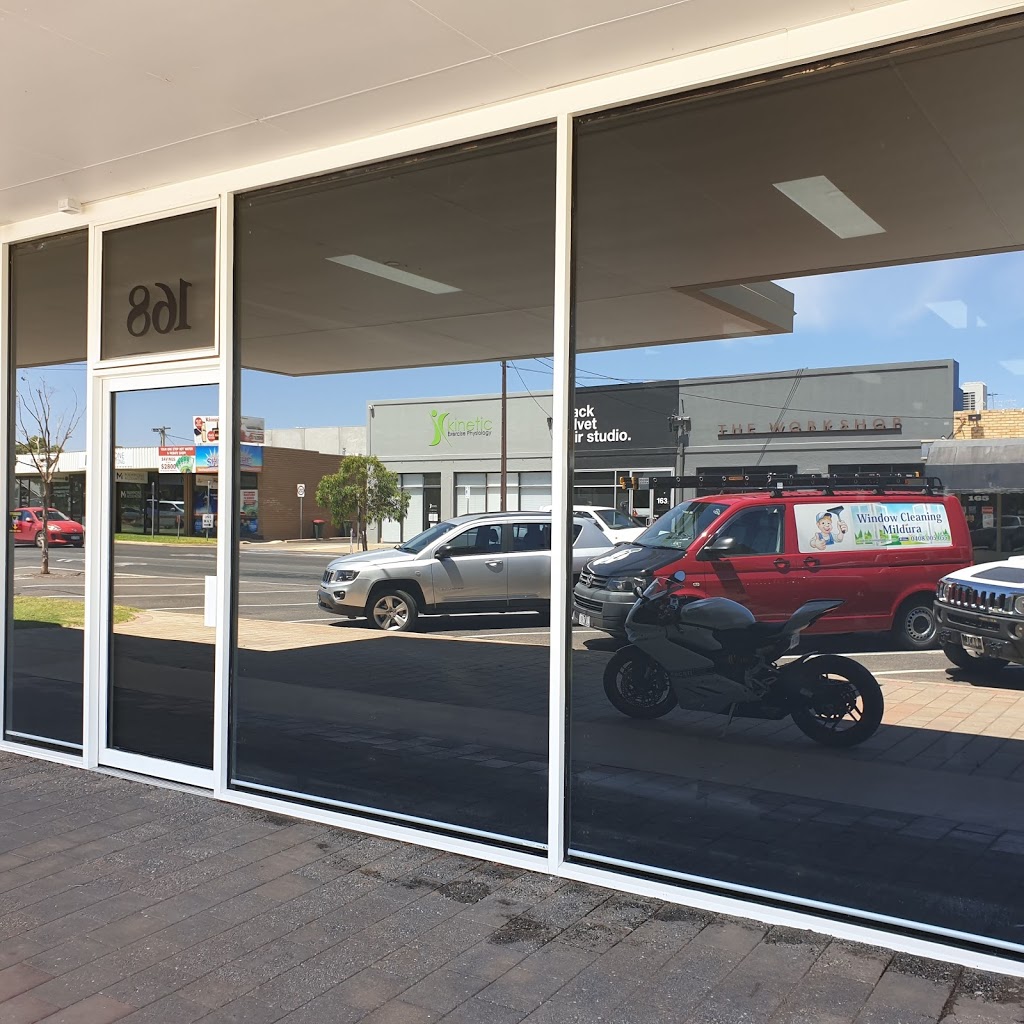 Window Cleaning Mildura | 8 Bozzi Ct, Mildura VIC 3500, Australia | Phone: 0408 005 055