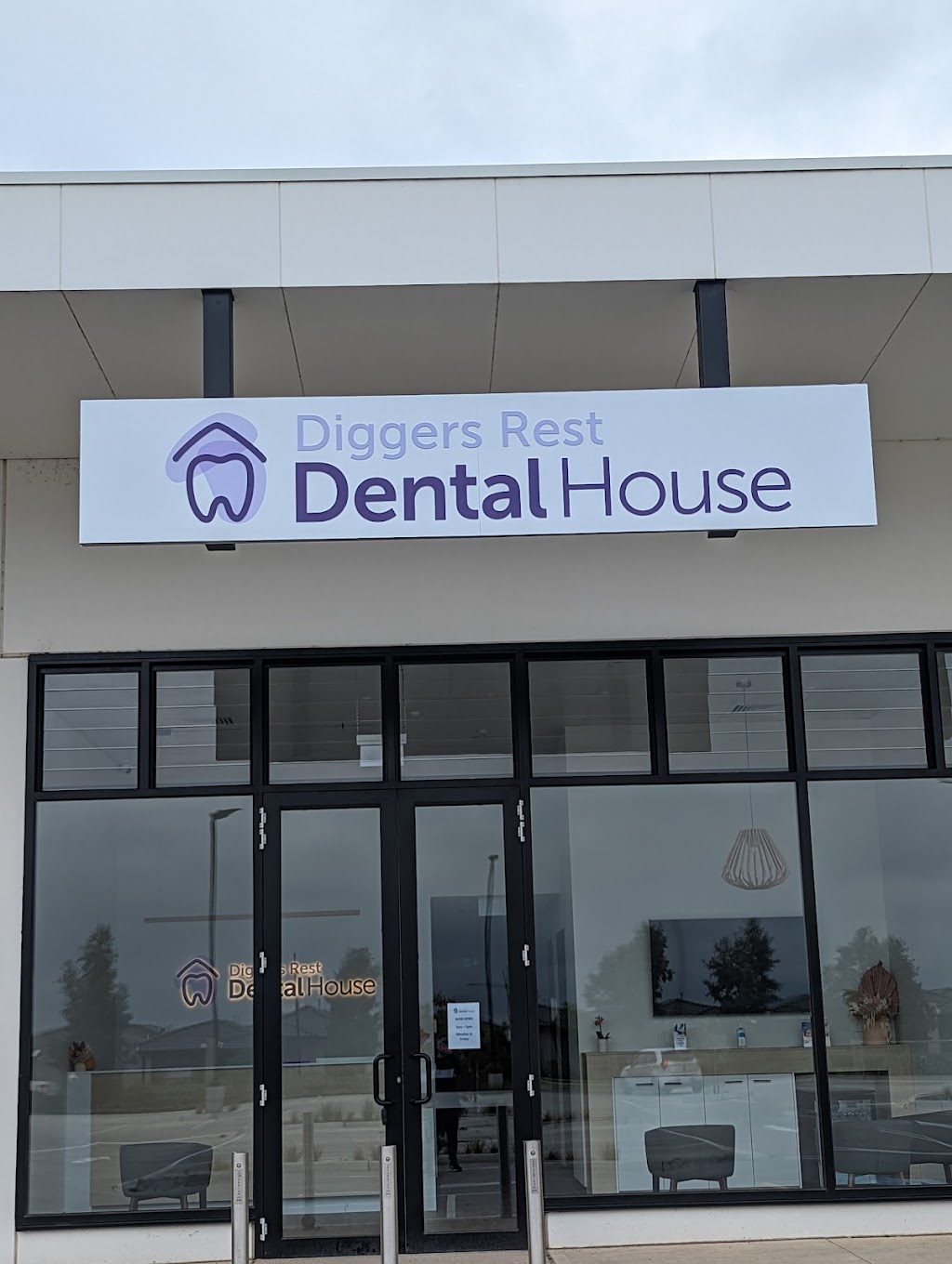 Diggers Rest Dental House | Shop 10B, 1 Budding St, Diggers Rest VIC 3427, Australia | Phone: 1800 436 853