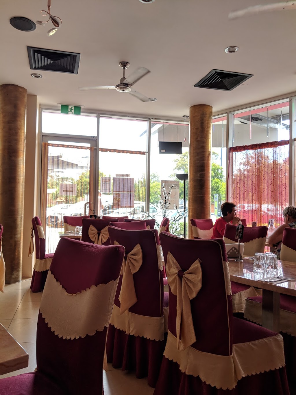 Priyas Indian Restaurant | restaurant | 33 Hollywell Rd, Biggera Waters QLD 4216, Australia | 0755006995 OR +61 7 5500 6995