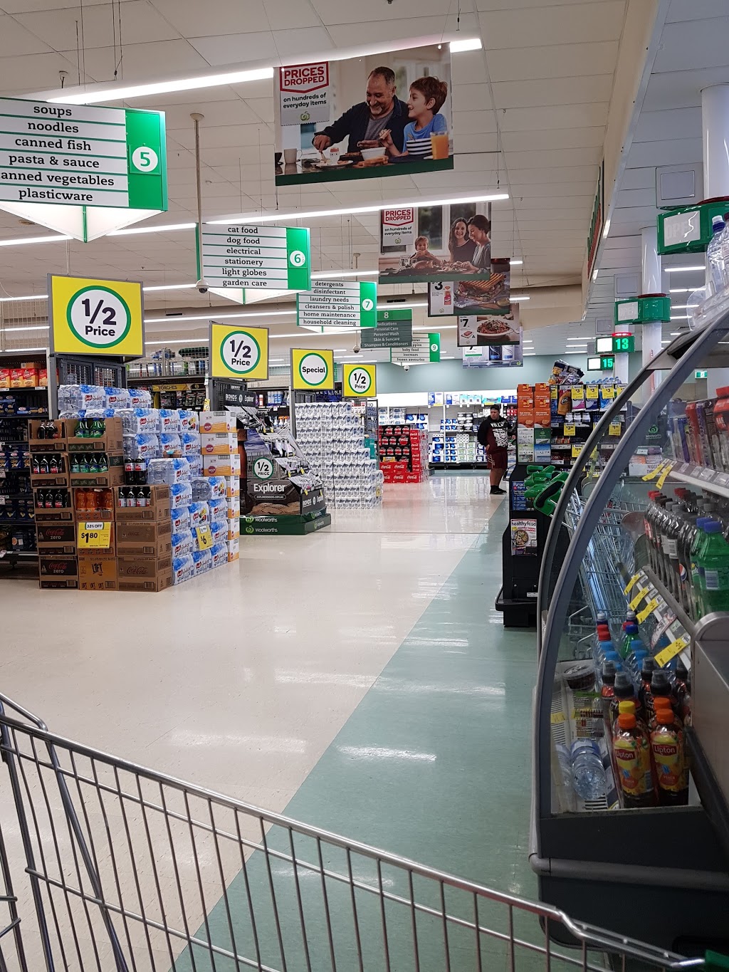 Woolworths Albion Park | supermarket | Russell St, Albion Park NSW 2527, Australia | 0242326403 OR +61 2 4232 6403