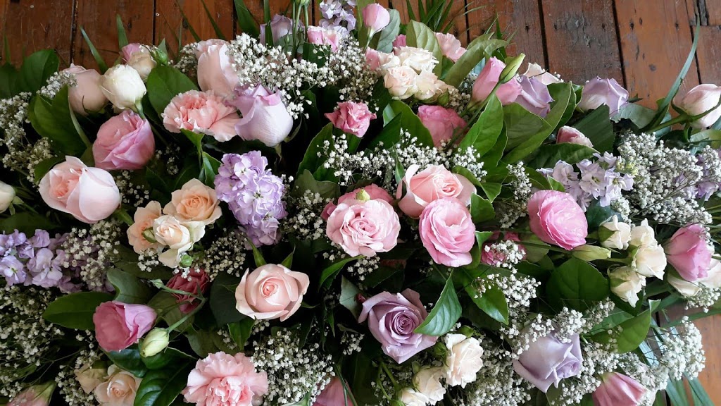 Singleton Florist Wedding & Event Hire | florist | 112 John St, Singleton NSW 2330, Australia | 0265724306 OR +61 2 6572 4306