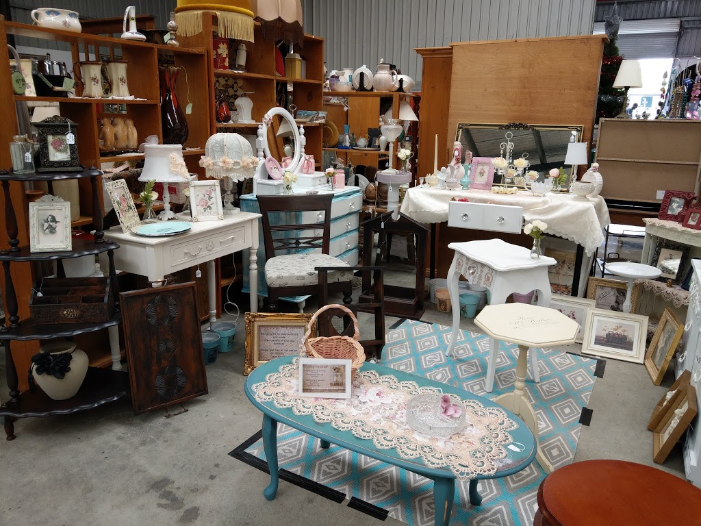Yarragon Vintage Market | 110 Waterloo Rd, Yarragon VIC 3823, Australia | Phone: (03) 5634 2228