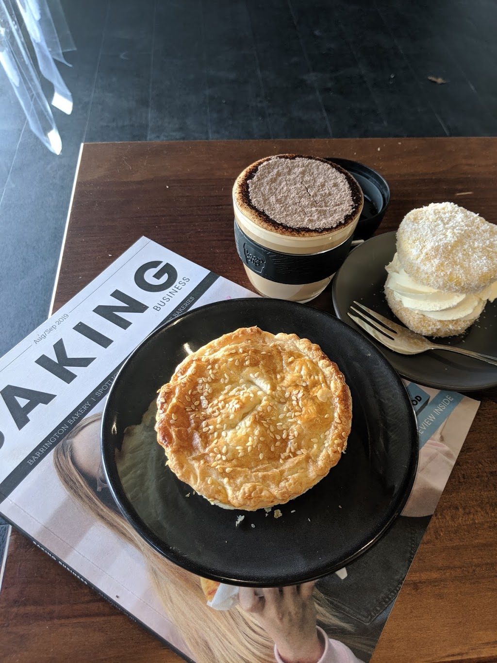 2 Fat Bakers Bakery | Shop 7/205 Myall St, Tea Gardens NSW 2325, Australia | Phone: 0467 201 114