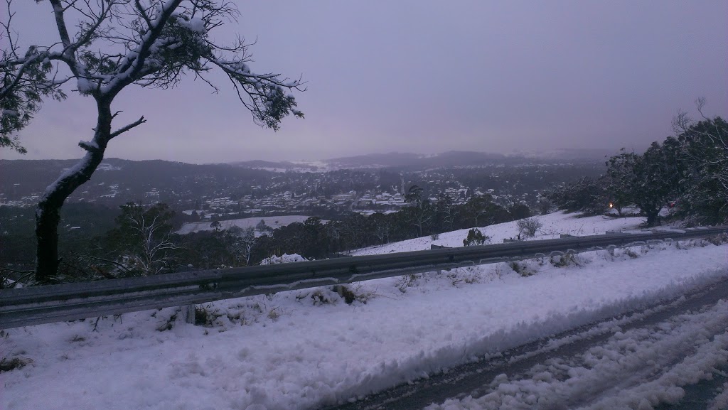 Oxley Hill Lookout | tourist attraction | Oxleys Hill Rd, Bowral NSW 2576, Australia | 0248680888 OR +61 2 4868 0888