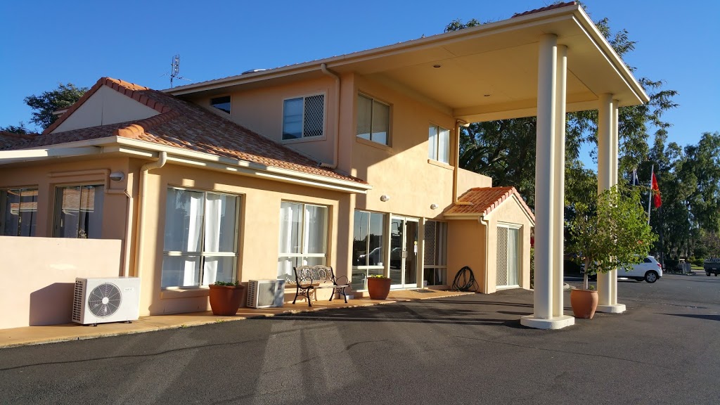 Country Roads Motor Inn Goondiwindi | 11-13 Cunningham Hwy, Goondiwindi QLD 4390, Australia | Phone: (07) 4671 3930