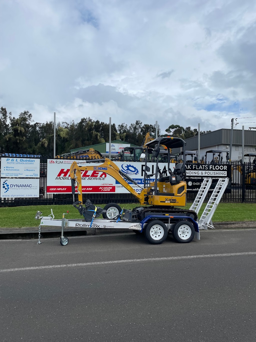 Wollongong Machine Hire - 1.7 Tonne Mini Excavator Hire |  | 151 Industrial Rd, Oak Flats NSW 2529, Australia | 0403918445 OR +61 403 918 445