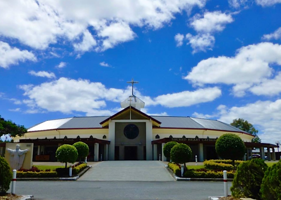 Surfers Paradise Catholic Parish | church | 50 Fairway Dr, Clear Island Waters QLD 4226, Australia | 0755725433 OR +61 7 5572 5433