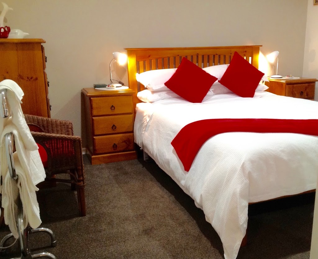 Tibooburra Bed & Breakfast Kalamunda | lodging | 12 Nangana Way, Kalamunda WA 6076, Australia | 0894545018 OR +61 8 9454 5018
