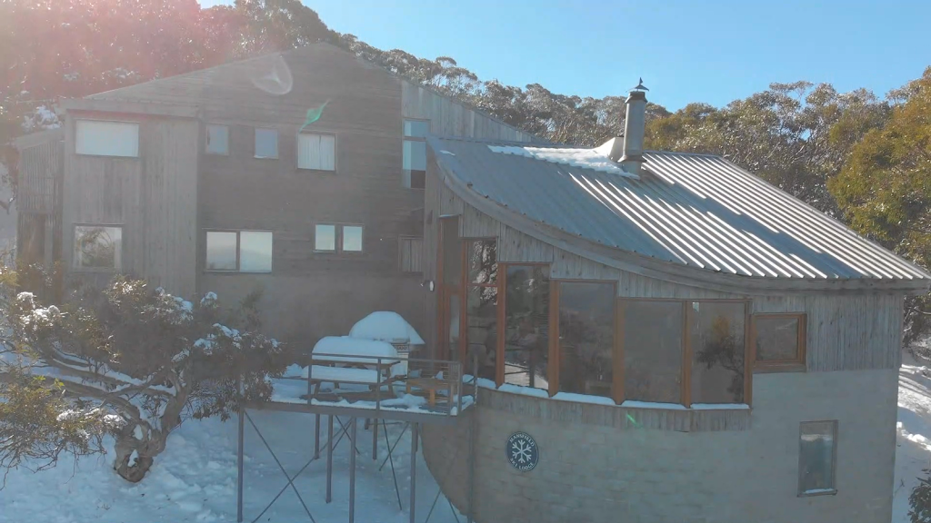 Mansfield Ski Lodge - Mount Buller | 7 Standard Ln, Mount Buller VIC 3723, Australia | Phone: (03) 9386 9345