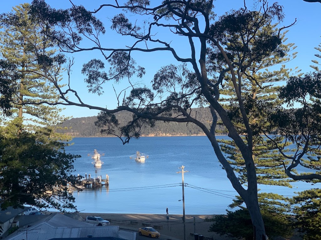Hampton House At The Beach | 10-12 Bay St, Patonga NSW 2256, Australia | Phone: 0418 163 271