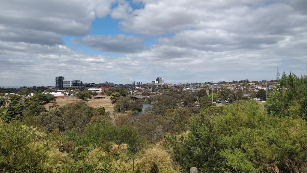 Canning Reserve Lookout | 6VMC+X2, Avondale Heights VIC 3034, Australia