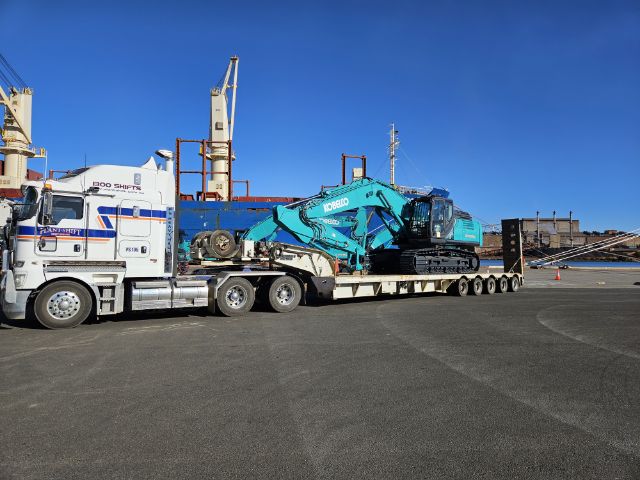 Plant-Shift Heavy Haulage | 1589 Elizabeth Dr, Kemps Creek NSW 2178, Australia | Phone: 1300 744 387