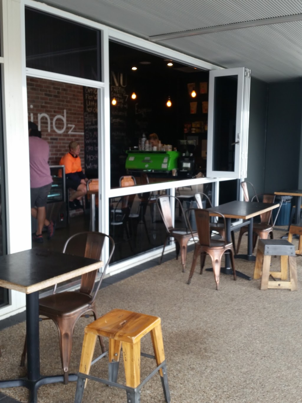 The Daily Grindz | cafe | 17-23 Stock Rte Way, Garbutt QLD 4814, Australia