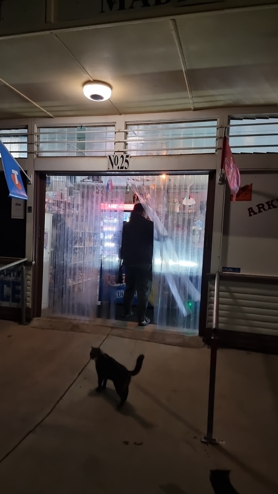 Arkwrights Store (Truck Stop) | 25 Wicks St, Cunnamulla QLD 4490, Australia | Phone: 0401 302 941
