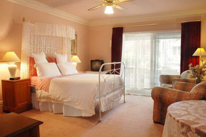 Hilltonia Homestead | lodging | Browns Rd, Rye VIC 3941, Australia | 0359852654 OR +61 3 5985 2654