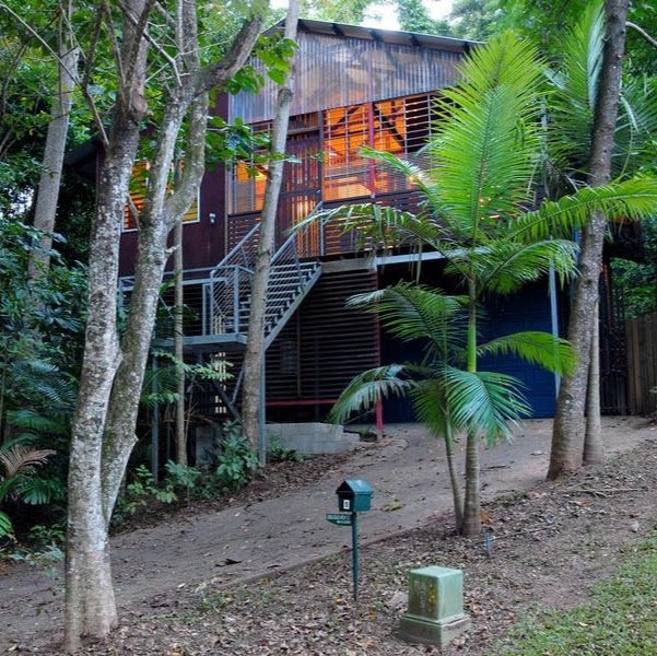 Architects tropical treehouse | real estate agency | 1 Raintree Pl, Edge Hill QLD 4870, Australia | 0417065225 OR +61 417 065 225