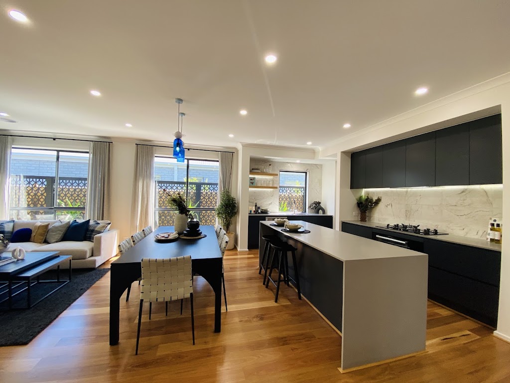 Lara Coridale Display Home - Simonds Homes | 98 Watercourse Ave, Lara VIC 3212, Australia | Phone: 0410 070 075