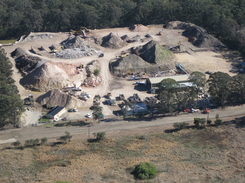 Rock & Dirt Recycling | 306 Racecourse Rd, Clarendon NSW 2756, Australia | Phone: (02) 4574 1377