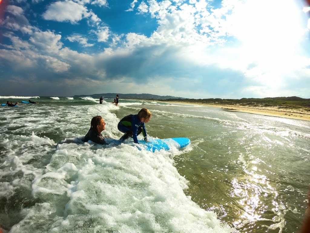 Newcastle Surf School | Lot 1 Nobbys Rd Parking, Nobbys Beach NSW 2290, Australia | Phone: 0405 500 469