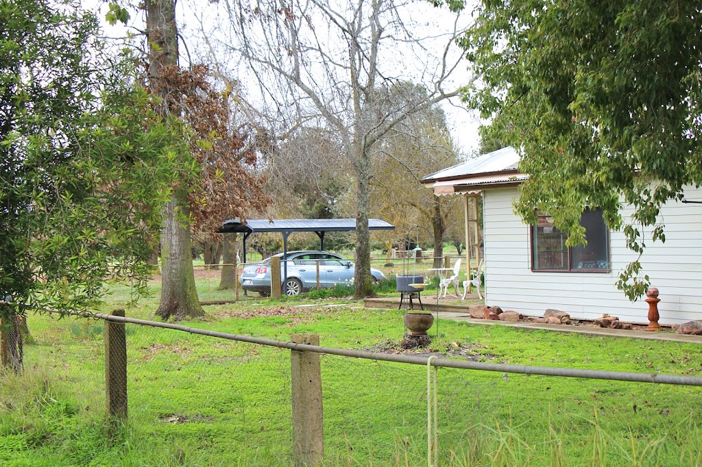 A Country Cottage Pet Friendly Stay | lodging | 514 Oxley-Meadow Creek Rd, Oxley VIC 3678, Australia | 0427279310 OR +61 427 279 310