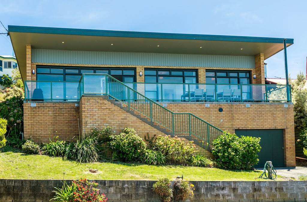 Saltwater - Lorne Holiday Stays | 81 Hall St, Lorne VIC 3232, Australia | Phone: 0497 226 952