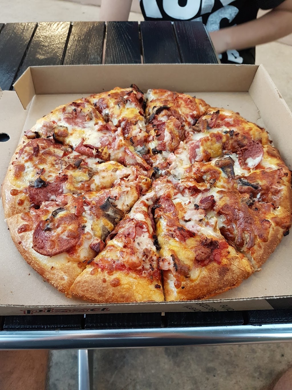 CJs Island Pizza | 7 Ballow Rd, Dunwich QLD 4183, Australia | Phone: (07) 3415 2444