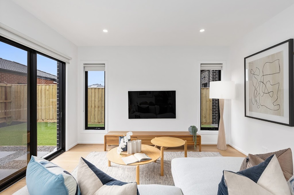 Display Home by Maple Living - Deanside | 21 Emmanue St, Deanside VIC 3336, Australia | Phone: 1300 349 213