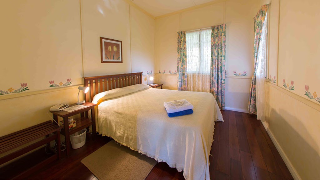 Boyup Brook Accommodation - Tulip Cottage | lodging | Treloar Street, Boyup Brook WA 6244, Australia | 0897651223 OR +61 8 9765 1223