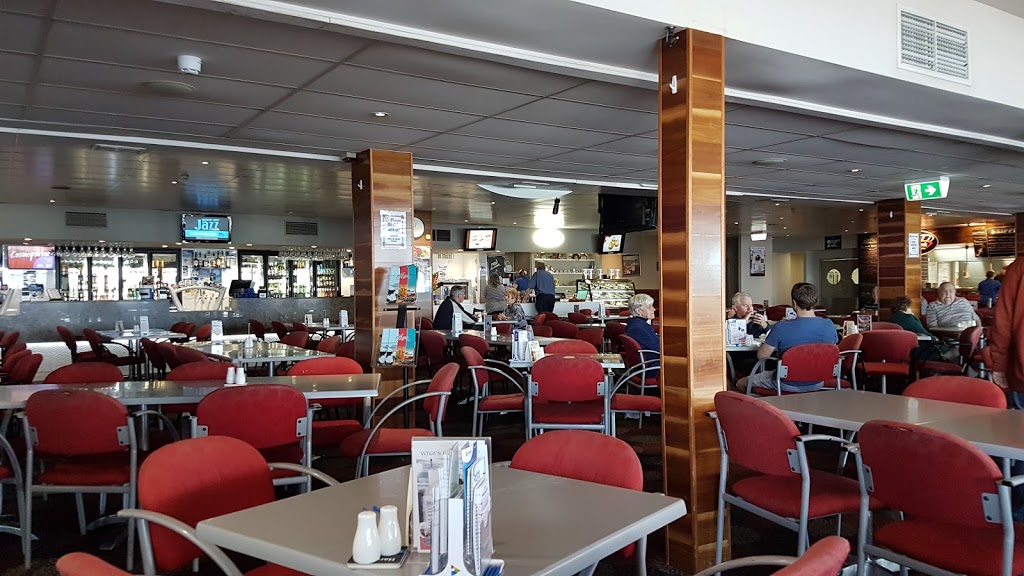 Caloundra Power Boat Club | restaurant | 2 Lamerough Parade, Golden Beach QLD 4551, Australia | 0754921444 OR +61 7 5492 1444