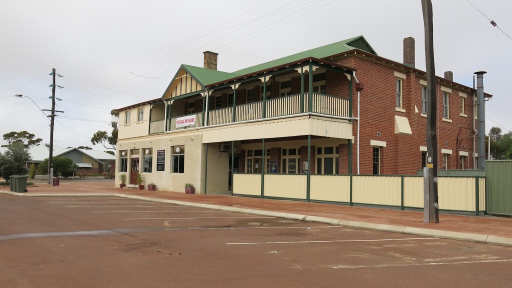 Newdegate Hotel | 1 Maley St, Newdegate WA 6355, Australia | Phone: (08) 9871 1506