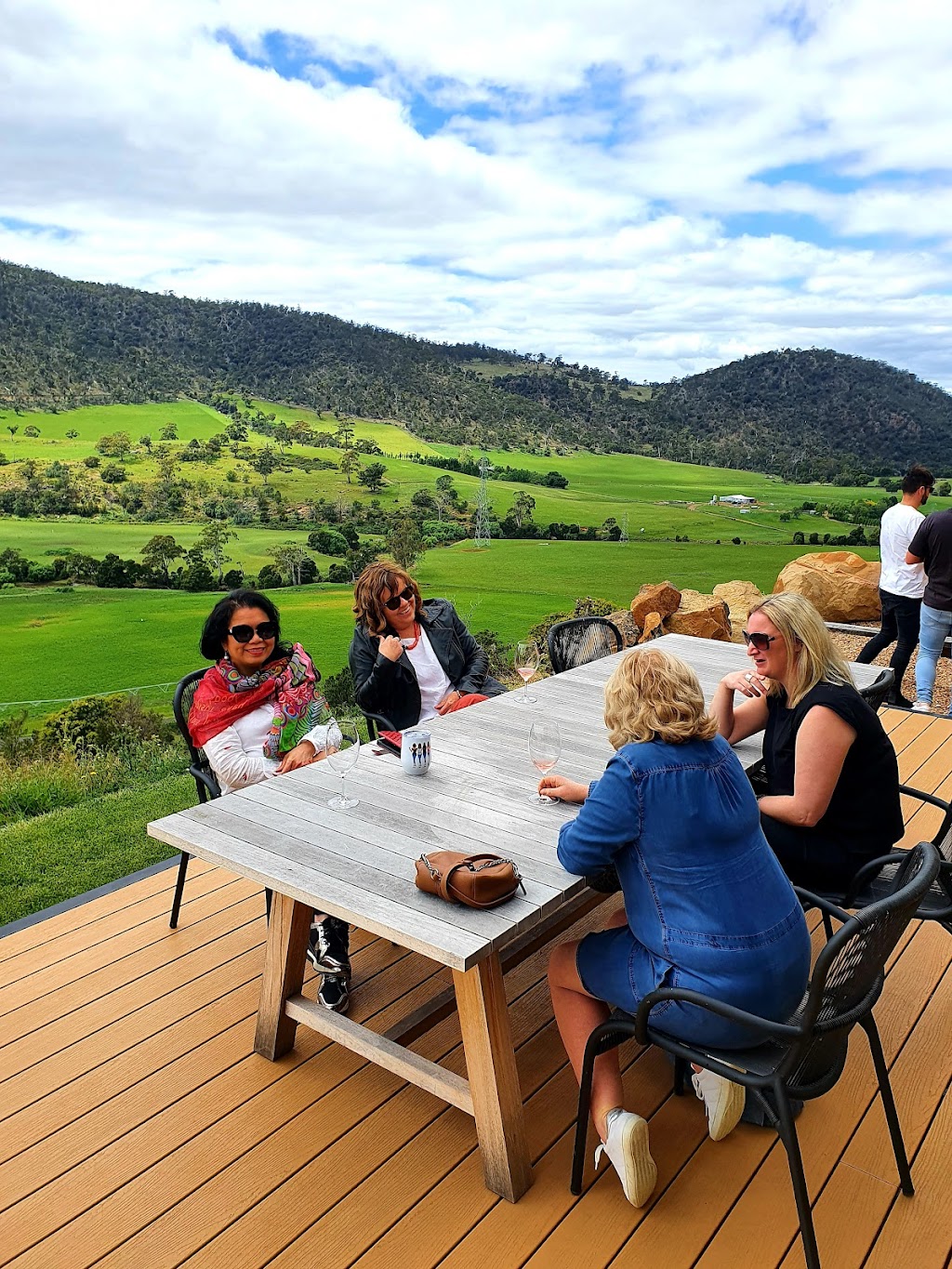 Budburst Wine Collective | 18 Surf Rd, Seven Mile Beach TAS 7170, Australia | Phone: 0480 292 764