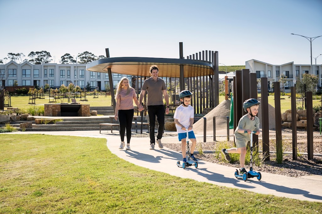 Stockland Averley Sales & Information Centre | 55 Apsley Pkwy, Nar Nar Goon North VIC 3812, Australia | Phone: 13 52 63
