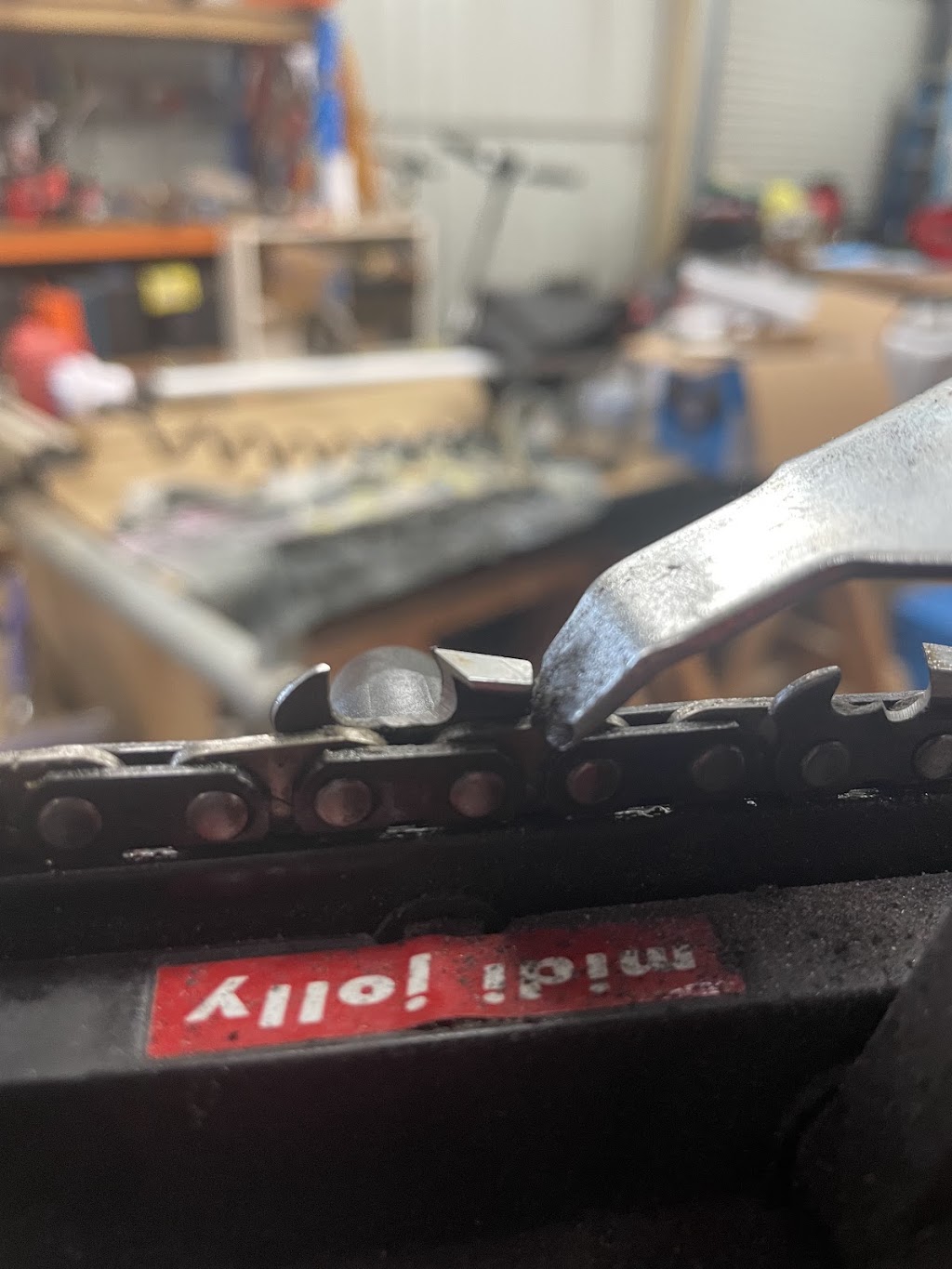 Sharp Links Chains | 56 Stuart Dr, 29 blackwattle lane, Woodend VIC 3442, Australia | Phone: 0411 293 786