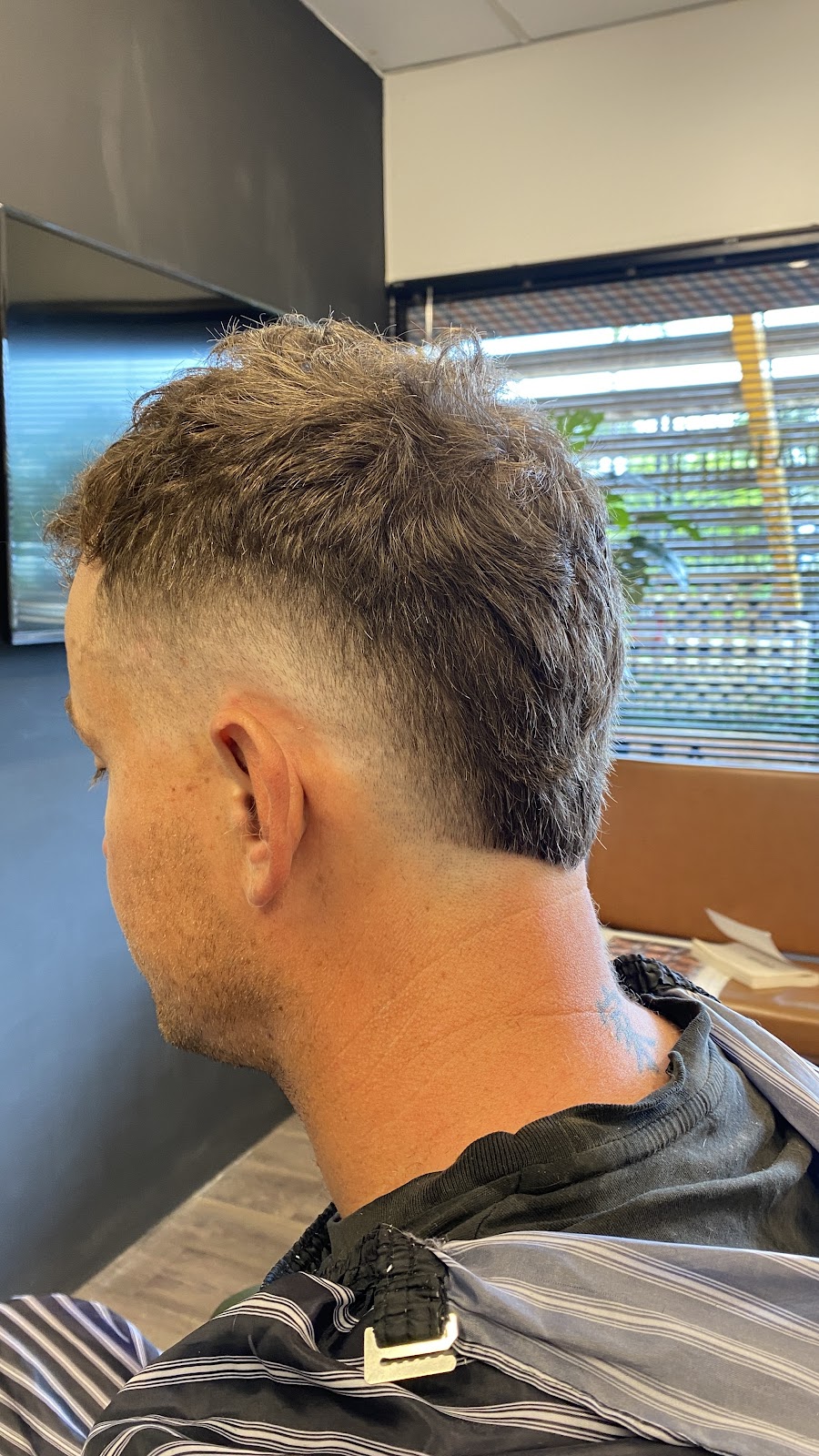 Sunset Barber sussex inlet /manyana | 5/196 Jacobs Dr, Sussex Inlet NSW 2540, Australia | Phone: 0474 072 342