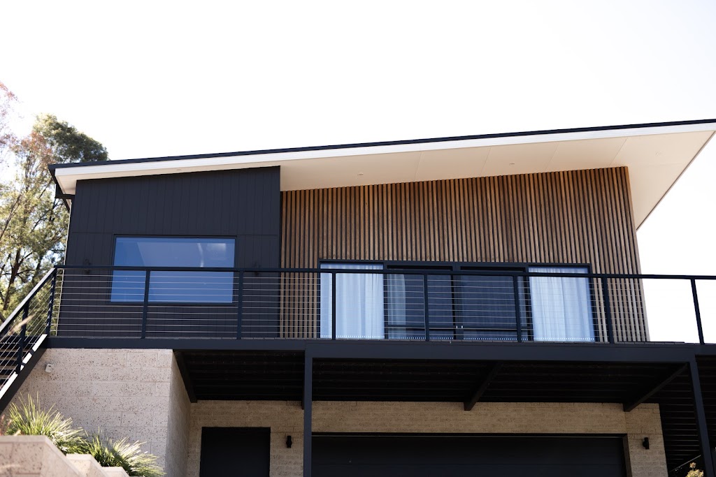 The Bright Haus | 16 Blue Hills Rise, Bright VIC 3741, Australia | Phone: 0421 522 993