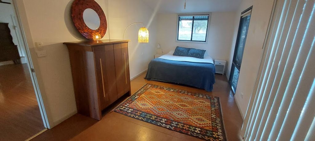 Mansfield Cottage and Studio | 65 Mt Battery Rd, Mansfield VIC 3722, Australia | Phone: 0419 307 509