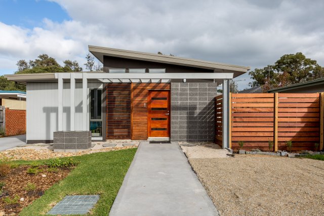 MODERN ARCHITECTURE + HOME CONSTRUCTION | 9 Manatunga Cct, Greensborough VIC 3088, Australia | Phone: 0417 585 020