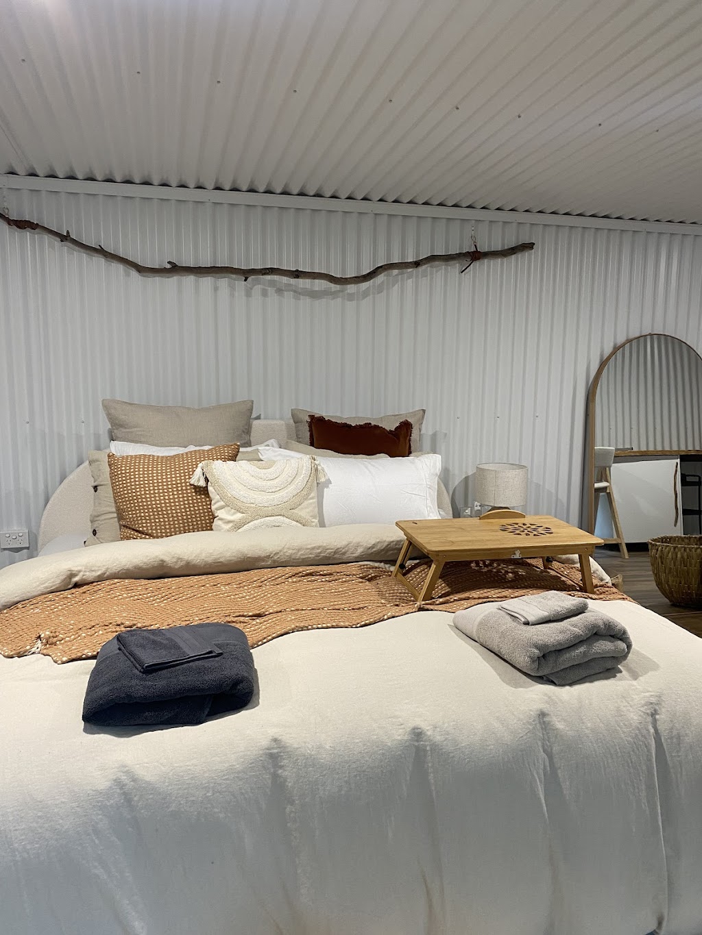 Cutaway Stables BnB | 2492 Old Hume Hwy, Woodlands NSW 2575, Australia | Phone: 0497 836 432