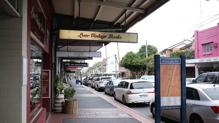 Love Vintage Books | book store | 563 Willoughby Rd, Willoughby NSW 2068, Australia | 0299670017 OR +61 2 9967 0017