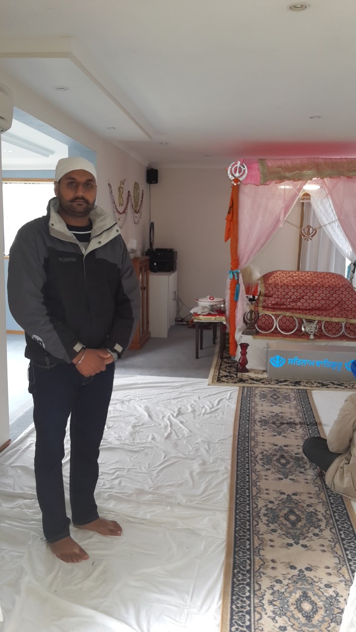 Gurudwara Nanak Darbar Hobart | place of worship | 126 Roches Beach Rd, Roches Beach TAS 7170, Australia | 0452360101 OR +61 452 360 101