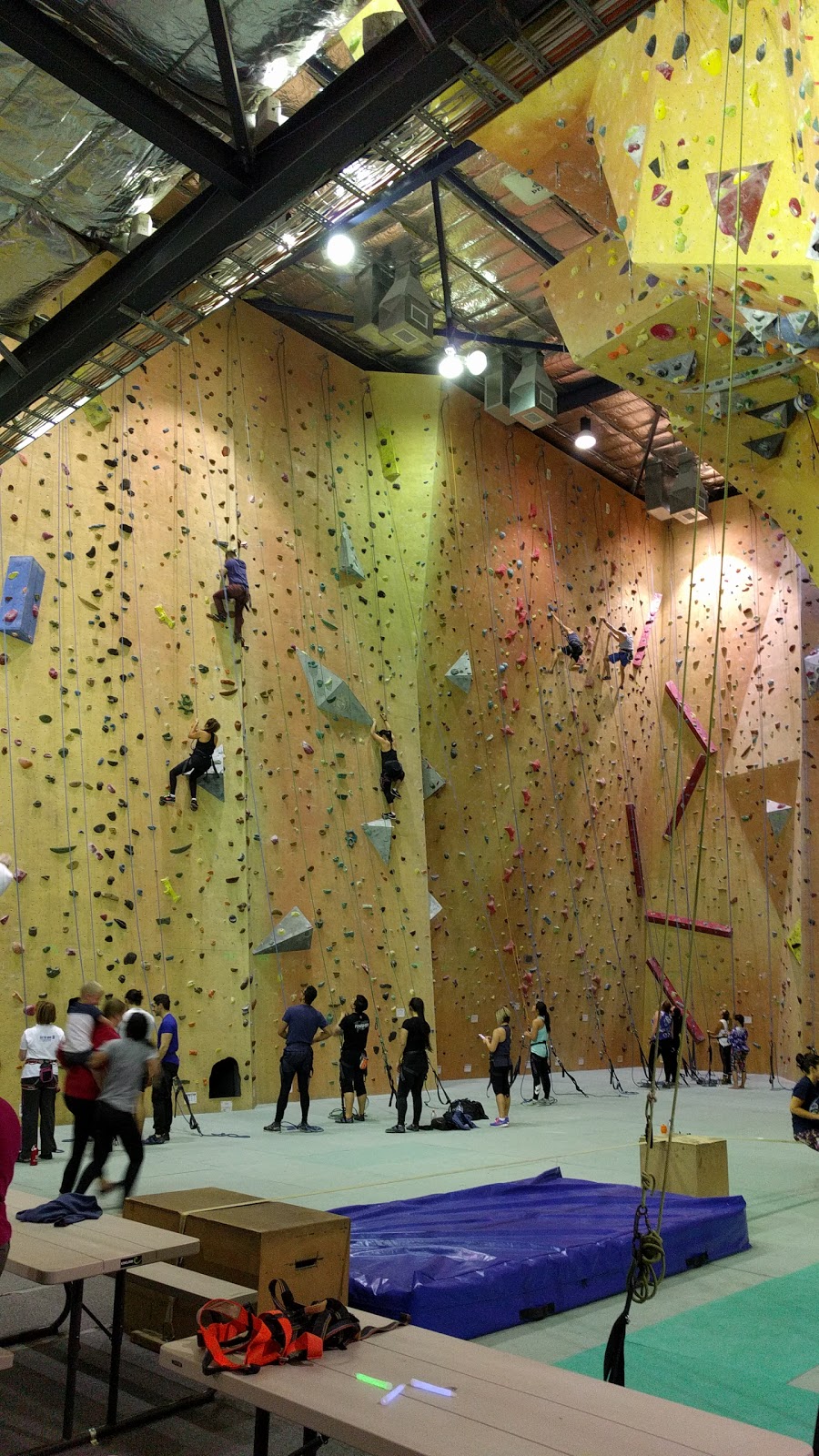 Sydney Indoor Climbing Gym Villawood | 5/850 Woodville Rd, Villawood NSW 2163, Australia | Phone: (02) 9728 2825