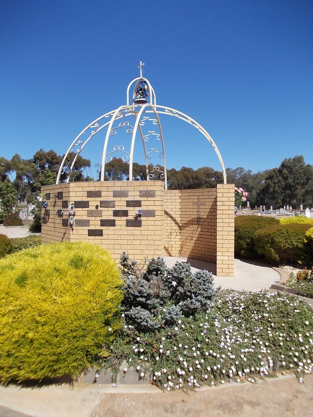 Moama Cemetery | Perricoota Rd, Moama NSW 2731, Australia