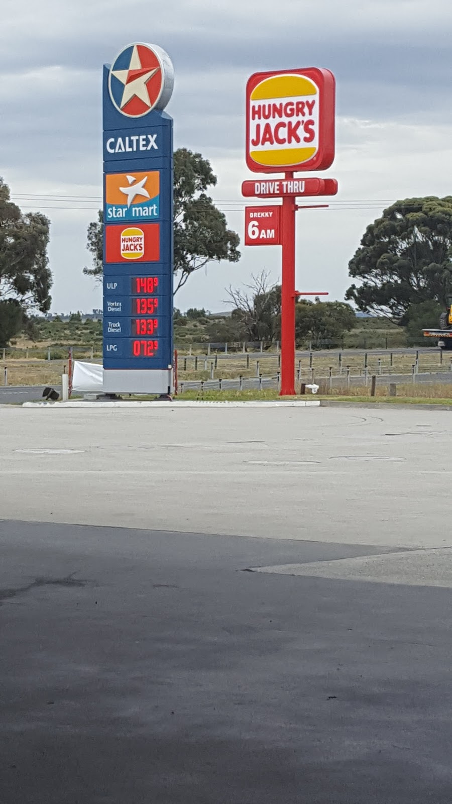 Caltex Kalkallo | gas station | 1340 Hume Fwy, Kalkallo VIC 3064, Australia | 0397452600 OR +61 3 9745 2600