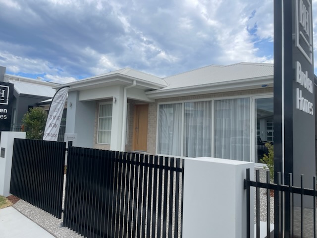 Brolen Homes - Homeworld Oran Park | 35 Allambie Cct, Oran Park NSW 2570, Australia | Phone: 0477 002 154