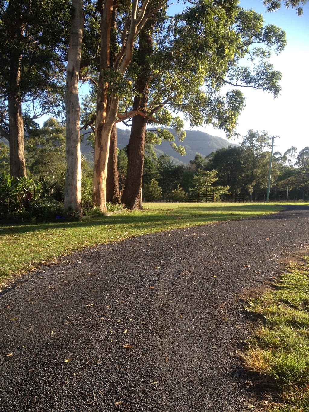 Boronia Park Cottage and Farm Stay | Old Pacific Hwy, Eungai Creek NSW 2441, Australia | Phone: 0407 064 662