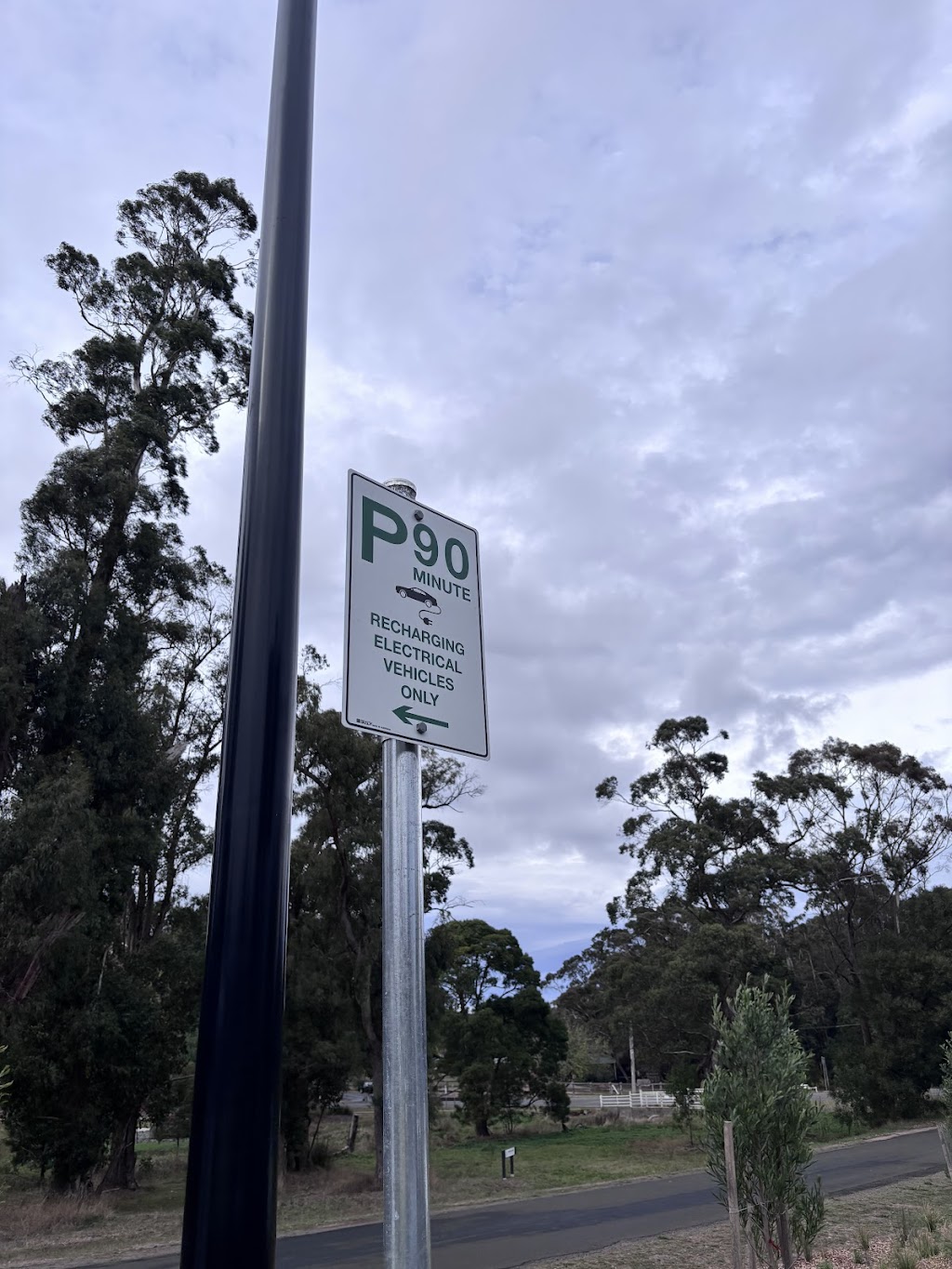 Chargefox Charging Station | 66 High St, Trentham VIC 3458, Australia | Phone: 1300 518 038