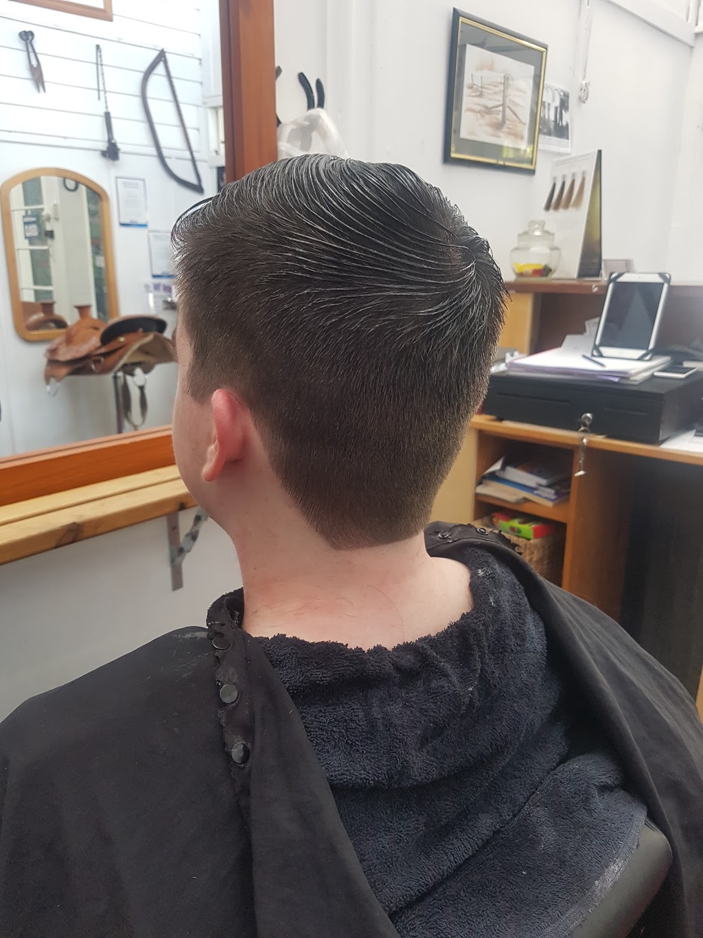 Ajs Barbers Shack & hair salon | hair care | 223 Ipswich St, Esk QLD 4312, Australia | 0419041702 OR +61 419 041 702