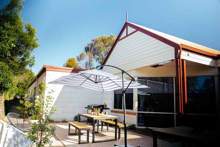 Sorrento Lodge Accommodation | 211 Ocean Beach Rd, Sorrento VIC 3943, Australia | Phone: 0493 631 119