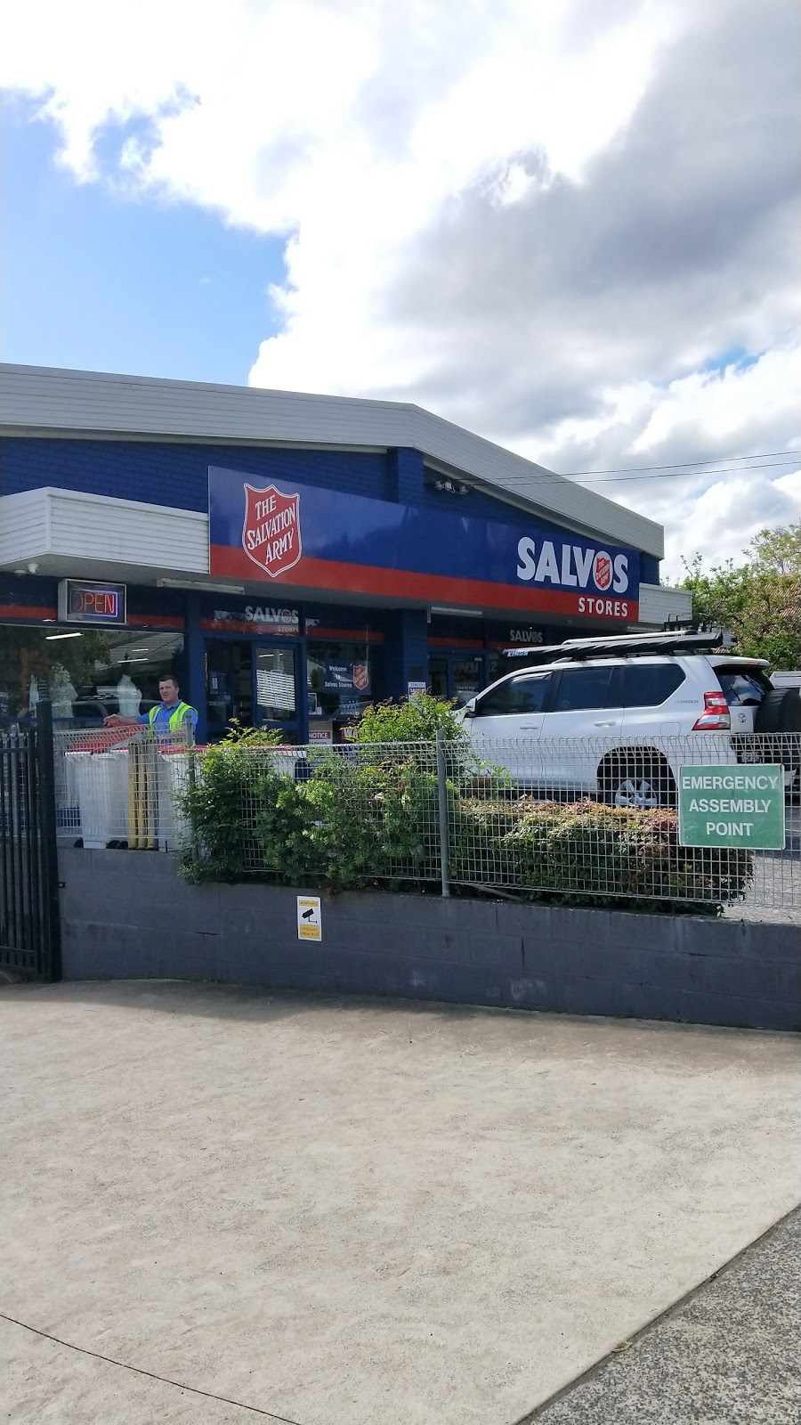 Salvos Stores Gosford | 348 Mann St, Gosford NSW 2250, Australia | Phone: (02) 4325 3101