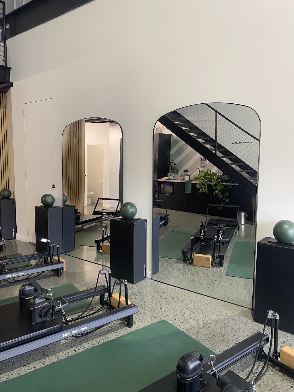 Curve - Massage and Pilates | 1 Hornet Pl, Burleigh Heads QLD 4220, Australia | Phone: 0438 706 985
